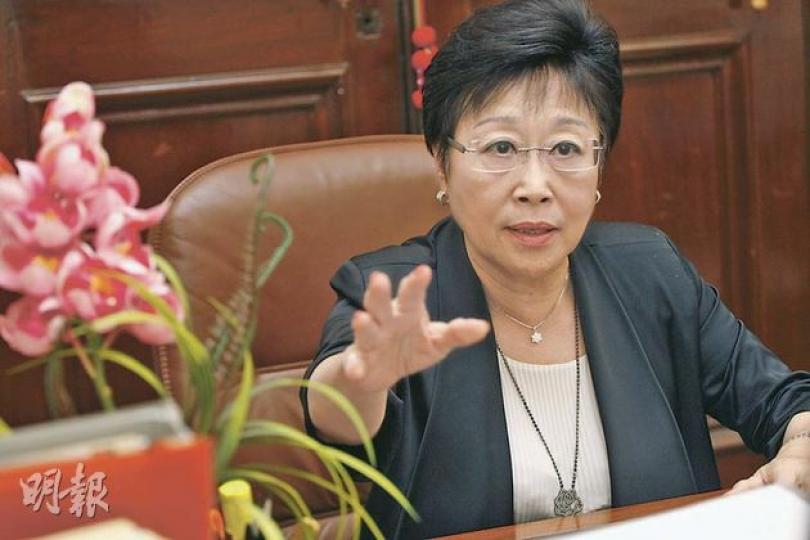 自由黨主席劉健儀認為,現時工商及專業界別的議會力量分散,「必然要重組」,組黨方向正確。(李紹昌攝) 自由黨主席劉健儀認為,現時工商及專業界別的議會力量分散,「必然要重組」,組黨方向正確。(李紹昌攝)