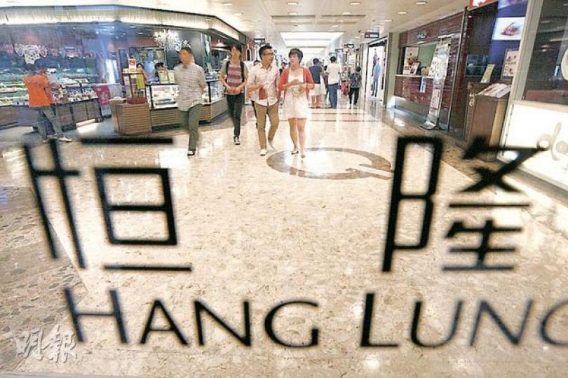承租金鐘廊達30年的恒隆地產,明年將承租權交予連卡佛。恒隆主席陳啟宗說﹕「人家有本事咪畀人哋做囉!」他透露這商場的利潤僅1000至2000萬元。(李紹昌攝) 承租金鐘廊達30年的恒隆地產,明年將承租權交予連卡佛。恒隆主席陳啟宗說﹕「人家有本事咪畀人哋做囉!」他透露這商場的利潤僅1000至2000萬元。(李紹昌攝)