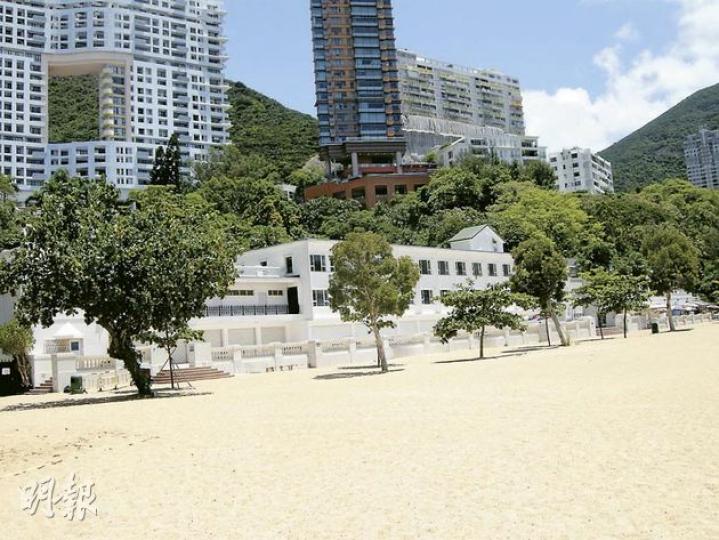 本地「包浩斯風格始祖」海景大樓過去8年丟空「白曬太陽」,最快要到年底才能正式就活化招標。(吳光熙攝)The Pulse發展商仍與地政總署商討補地價,令商場未能開業,公民黨建議補地價和商場開業分開處埋,爭取商場盡快開業,但地政總署直指不可行。(吳光熙攝) 本地「包浩斯風格始祖」海景大樓過去8年丟空「白曬太陽」,最快要到年底才能正式就活化招標。(吳光熙攝)The Pulse發展商仍與地政總署商討補地價,令商場未能開業,公民黨建議補地價和商場開業分開處埋,爭取商場盡快開業,但地政總署直指不可行。(吳光熙攝)