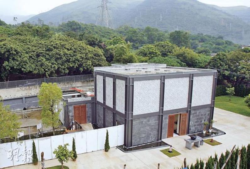 明月山現已暫停營業,明日重陽節亦不會開放。(鄧宗弘攝)(明報製圖) 明月山現已暫停營業,明日重陽節亦不會開放。(鄧宗弘攝)(明報製圖)