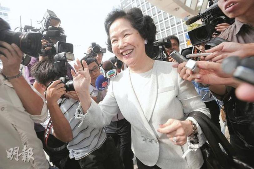 前政務司長陳方安生（中）表示，政務司長「一人之下、萬人之上」，期望新上任的林瑞麟能以身作則，顯示為人正直和有骨氣。（余俊亮攝）（明報製圖）