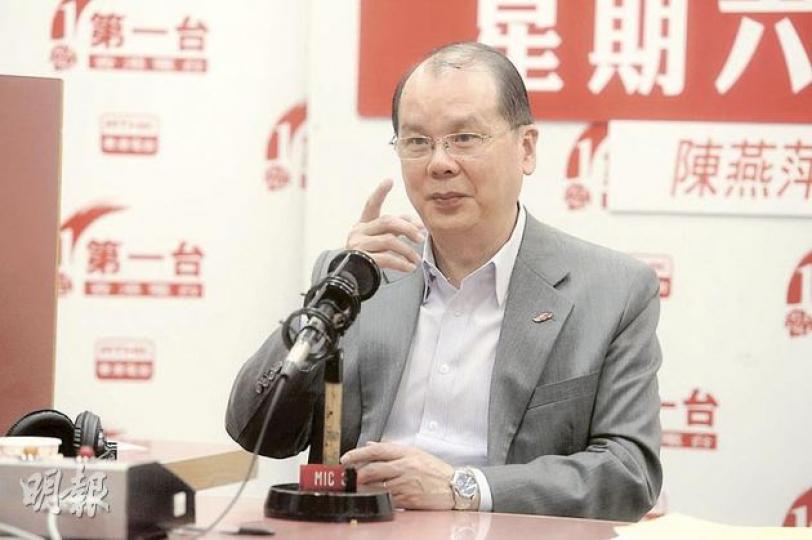 勞工及福利局長張建宗在港台節目中表示,會爭取盡快推行長者2元交通優惠,並考慮涵蓋更多交通工具。(尹錦恩攝) 勞工及福利局長張建宗在港台節目中表示,會爭取盡快推行長者2元交通優惠,並考慮涵蓋更多交通工具。(尹錦恩攝)