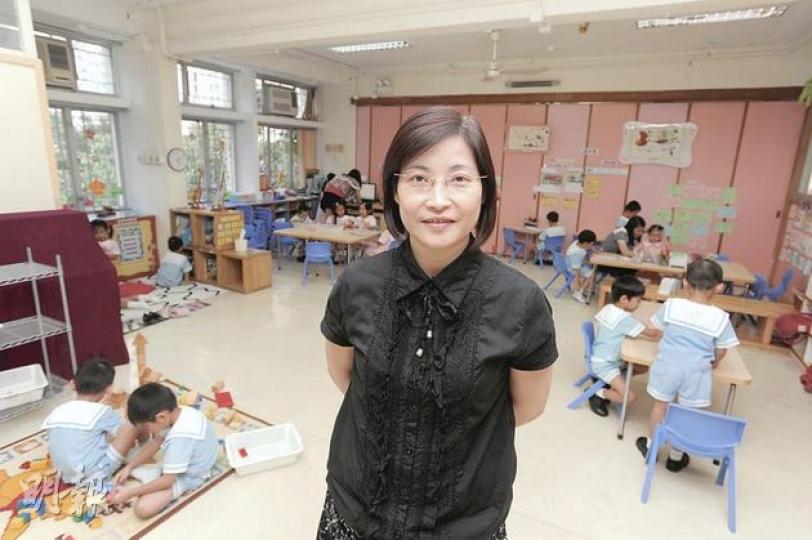 觀塘幼兒學校校長李淑芬表示,該校每年只需繳交1元「象徵式」租金,故校方更能集中資源,改善教學質素。(尹錦恩攝)屬非牟利性質的觀塘幼兒學校(圖)於1977年創校,多年一直受惠於「1元租金」。(尹錦恩攝) 觀塘幼兒學校校長李淑芬表示,該校每年只需繳交1元「象徵式」租金,故校方更能集中資源,改善教學質素。(尹錦恩攝)屬非牟利性質的觀塘幼兒學校(圖)於1977年創校,多年一直受惠於「1元租金」。(尹錦恩攝)