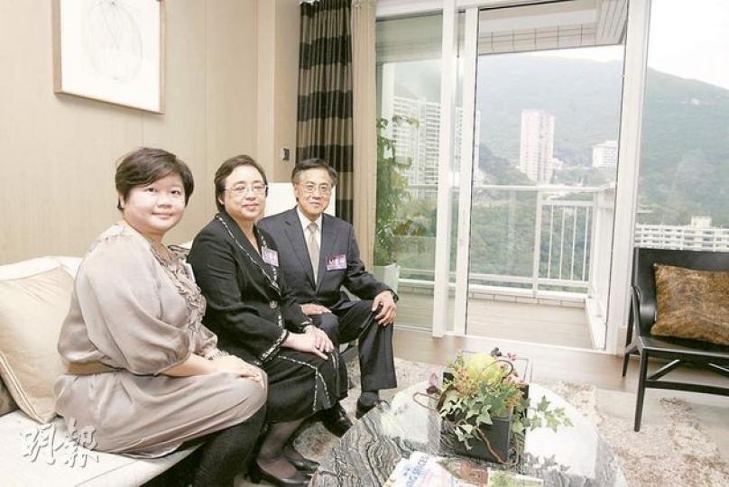 嘉里發展執行董事朱葉培(右)指出,該公司今年售出之單位,已套現超過90億元。(郭慶輝攝) 嘉里發展執行董事朱葉培(右)指出,該公司今年售出之單位,已套現超過90億元。(郭慶輝攝)