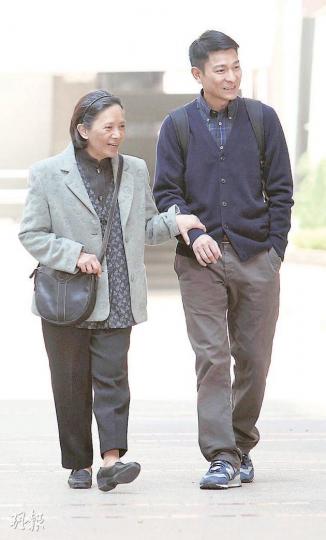 葉德嫻及劉德華於《桃姐》有精湛演出,大有機會齊奪金馬影帝后為港爭光。(微博圖片)葛優於《讓子彈飛》的演出被讚出神入化。(微博圖片)彭于晏是不可忽視的黑馬,隨時可跑出做影帝。(微博圖片) 葉德嫻及劉德華於《桃姐》有精湛演出,大有機會齊奪金馬影帝后為港爭光。(微博圖片)葛優於《讓子彈飛》的演出被讚出神入化。(微博圖片)彭于晏是不可忽視的黑馬,隨時可跑出做影帝。(微博圖片)