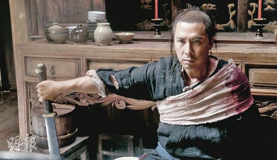 甄子丹片酬極高，今年穩袋2.2億元，除了宇宙最好打的男人稱號外，現在多了全港最搵錢的藝人封號。（攝影：娛樂組） 古天樂密食當三番，即使傷腳之後暫停拍戲，但仍密密出席活動搵錢。（攝影：娛樂組） 張學友雖然在金融風暴中損手，不過今年掙了1.34億元，荷包又重新脹了。（攝影：娛樂組）