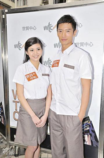 高鈞賢和張秀文穿起校服扮「柯景騰」和「沈佳宜」，頗有正版清純神態。（攝影：孫華中）