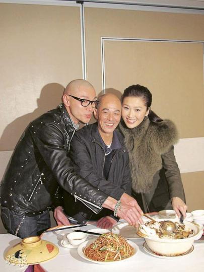 周麗淇與黃浩然合力炮製豉油餐，先請李添勝品嘗。（攝影/記者﹕梁榮達）