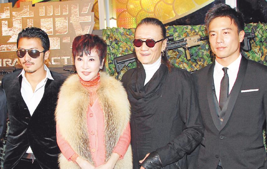 謝霆鋒（左）與安志杰（右）合演的新片《逆戰》舉行首映禮，四哥與拉姑特意來捧兒子及未來女婿場。（攝影：黃梓烜）