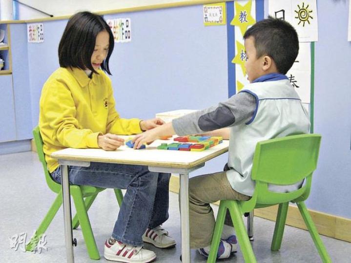 有感近年難聘請曾修讀特殊幼兒教育課程的導師，協康會今年與公開大學合辦特殊幼兒教育文憑及學士課程。（袁柏恩攝）