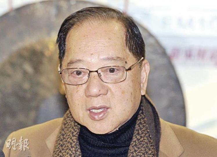 梁志堅昨日現身向傳媒解畫「話退休又唔退休」,源於自己乃「牛一隻」。(尹錦恩攝) 梁志堅昨日現身向傳媒解畫「話退休又唔退休」,源於自己乃「牛一隻」。(尹錦恩攝)