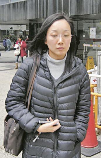 港大外科學系前一級行政助理陳文娟出庭作供。(林景輝攝) 港大外科學系前一級行政助理陳文娟出庭作供。(林景輝攝)