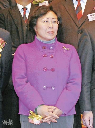 鄭汝樺出席鄉議局新春團拜後表示,若要將一手樓銷售行為刑事化,法例必須在面積計算上有統一定義,否則將無法有效執法。(余俊亮攝) 鄭汝樺出席鄉議局新春團拜後表示,若要將一手樓銷售行為刑事化,法例必須在面積計算上有統一定義,否則將無法有效執法。(余俊亮攝)