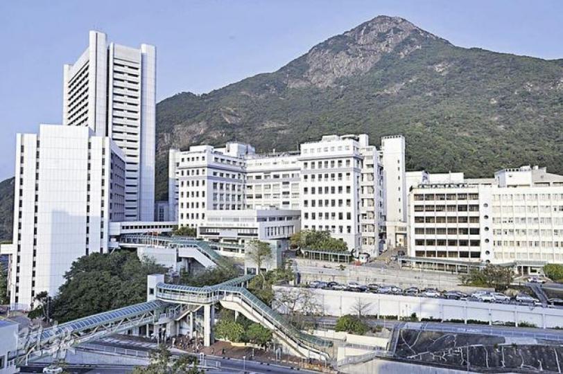 預算案建議斥資70億元、分4階段重建瑪麗醫院,首期工程最快在2014年展開,到2025年完成。(何家達攝) 廣華醫院有6座大樓均會拆卸重建,但醫院的東華三院文物館(圖)將會保留,重建後文物館位處正門前方。圖左起:東華三院行政總監吳志榮、主席張佐華及廣華醫院行政總監屈銘伸。(林振東攝) 預算案建議斥資70億元、分4階段重建瑪麗醫院,首期工程最快在2014年展開,到2025年完成。(何家達攝) 廣華醫院有6座大樓均會拆卸重建,但醫院的東華三院文物館(圖)將會保留,重建後文物館位處正門前方。圖左起:東華三院行政總監吳志榮、主席張佐華及廣華醫院行政總監屈銘伸。(林振東攝)