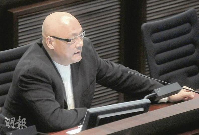 人民力量陳偉業批評今次預算案沒針對深層次矛盾,「N無繼續N無」,要求政府修訂預算案,向「N無人士」每人派8000元。(余俊亮攝) 民主黨李華明認為,直接派錢給N無人士才能令他們受惠,要求政府主動撥款幫助他們。(余俊亮攝) 人民力量陳偉業批評今次預算案沒針對深層次矛盾,「N無繼續N無」,要求政府修訂預算案,向「N無人士」每人派8000元。(余俊亮攝) 民主黨李華明認為,直接派錢給N無人士才能令他們受惠,要求政府主動撥款幫助他們。(余俊亮攝)