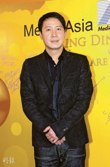 由美國度假返港的黎明，再次否認太太樂基兒懷孕。（攝影﹕鍾偉茵、黃梓烜）日本樂隊EXILE的兩名成員Hiro（左）及Atsushi（右）盛裝出席。（攝影﹕鍾偉茵、黃梓烜）吳彥祖拖埋太太Lisa S.出席春茗。（攝影﹕鍾偉茵、黃梓烜）陳冠希透露今日將參與渣打馬拉松的全馬賽事。（攝影﹕鍾偉茵、黃梓烜）