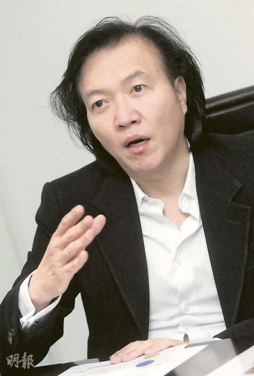 陳文輝管理之下的中國深度價值基金,自08年成立以來保持跑贏國企指數。(余俊亮攝) (明報製圖) 陳文輝管理之下的中國深度價值基金,自08年成立以來保持跑贏國企指數。(余俊亮攝) (明報製圖)