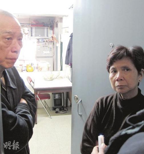 蔡父(左)蔡母(右)昨憶起兒子3年前離世,仍表現激動。蔡母稱,兒子過世後一兩個月,她仍食無味、睡不穩。(林綺琪攝)
蔡父(左)蔡母(右)昨憶起兒子3年前離世,仍表現激動。蔡母稱,兒子過世後一兩個月,她仍食無味、睡不穩。(林綺琪攝)