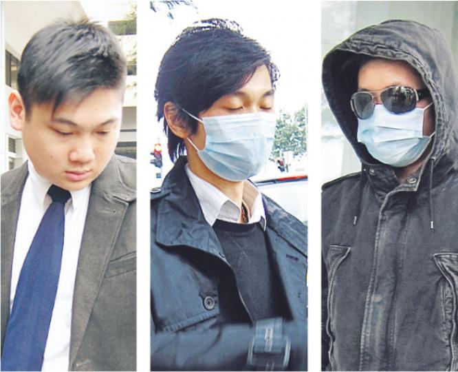 3名豐澤營業主管吳華進(左起)、潘政文、鄧惠漢,共被控3罪,其中僅鄧牽涉於3項控罪中。(林綺琪攝) 3名豐澤營業主管吳華進(左起)、潘政文、鄧惠漢,共被控3罪,其中僅鄧牽涉於3項控罪中。(林綺琪攝)