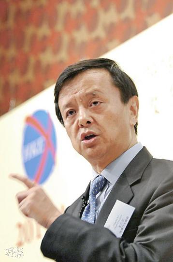面對分析員公開祝賀港交所業績靚麗，行政總裁李小加反寸番，恭喜乜嘢？（For what? For being flat?）（陳淑安攝）