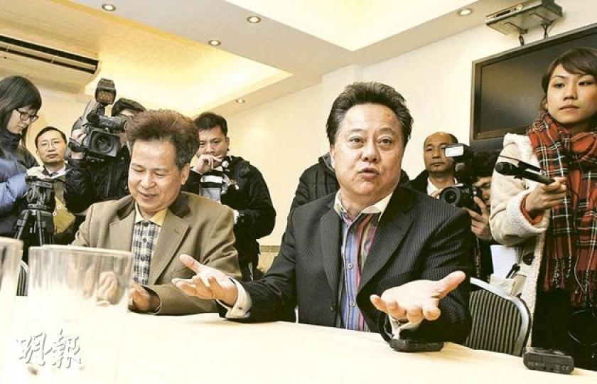 已提名特首候選人唐英年的選委侯志強（右）和梁福元（左），昨日重返「飯局現場」，侯指出，當日「上海仔」郭永鴻坐在他的對面，與劉夢熊鄰座，但他不認識郭，「我只認識羅太和劉夢熊，其他人說什麼、有什麼動作我沒留意」。（李紹昌攝）	