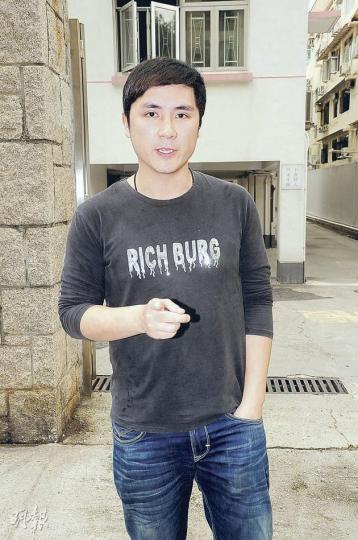 李泳豪昨午外出大方任傳媒拍照,對於有關舊愛楊思琦的問題雖然不作回應,但仍然送上祝福。(攝影/記者:黃梓烜、孫華中) 楊思琦發表單親媽媽宣言,決定獨力負起撫養囡囡楊卓穎的責任。(微博圖片) 李泳豪昨午外出大方任傳媒拍照,對於有關舊愛楊思琦的問題雖然不作回應,但仍然送上祝福。(攝影/記者:黃梓烜、孫華中) 楊思琦發表單親媽媽宣言,決定獨力負起撫養囡囡楊卓穎的責任。(微博圖片)