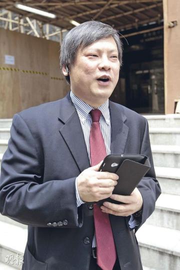 教院中文學系副系主任、臻美前校監謝家浩表示，一直尊敬梁淑貞及其夫婿，更形容梁擔任主席的臻美機構「等如被告（即梁淑貞）」。（郭慶輝攝）