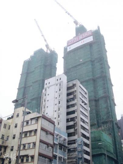 信置和市建局合作的大角嘴櫸樹街新盤,已命名為「奧柏•御峯」,市場料最快於復活節期間推售。(林可為攝) 信置和市建局合作的大角嘴櫸樹街新盤,已命名為「奧柏•御峯」,市場料最快於復活節期間推售。(林可為攝)
