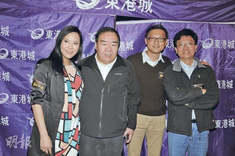 郭羨妮與鄭則仕、陳錦鴻、監製梁材遠希望《盛世仁傑》取得好收視。(攝影﹕孫華中) 郭羨妮與鄭則仕、陳錦鴻、監製梁材遠希望《盛世仁傑》取得好收視。(攝影﹕孫華中)