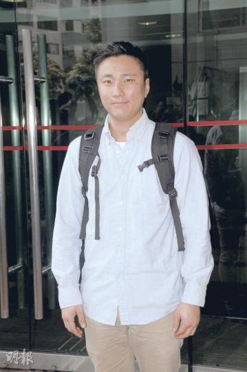 崔建邦昨日離開法院時心情輕鬆,並表示有信心做好回歸幕前的工作。(攝影/記者﹕劉一立) 崔建邦昨日離開法院時心情輕鬆,並表示有信心做好回歸幕前的工作。(攝影/記者﹕劉一立)