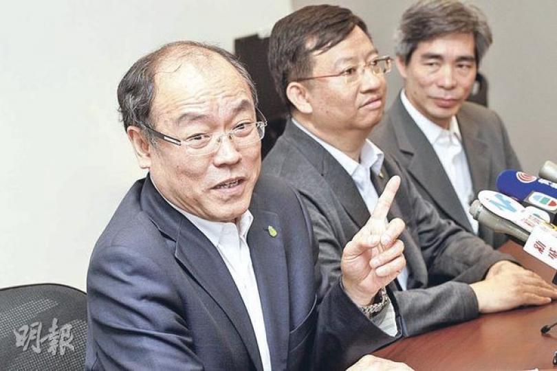 民協昨公布立法會選舉部署，主席廖成利指立法會議員馮檢基（左）正考慮出選立法會超級區議會議席，而廖成利將挑戰新界西直選，副主席譚國僑（中）會留守九龍西，民協黃大仙區議員許錦成（右）則會於九龍東出選。（李紹昌攝）