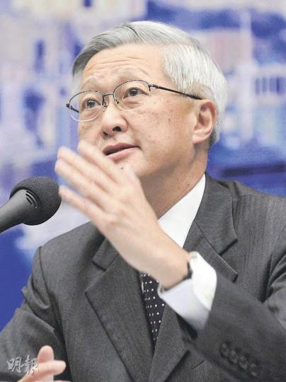 委員會主席李國能否認「放生曾蔭權」，強調其職權只是檢討機制。（余俊亮攝）