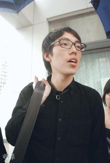 被告王得力(圖)否認替17歲少女私影時上下其手非禮。他在庭外坦承日本色情攝影師米原康正是其偶像之一。(阮穎嘉攝) 被告王得力(圖)否認替17歲少女私影時上下其手非禮。他在庭外坦承日本色情攝影師米原康正是其偶像之一。(阮穎嘉攝)