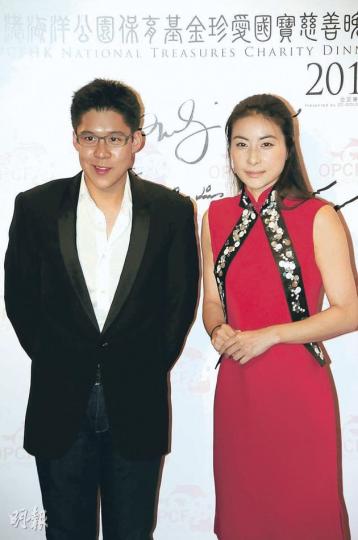 霍啟剛(左)陪着女友郭晶晶(右)出席活動,樂做跟得男友。(攝影/記者:林祖傑) 郭晶晶(左)在台下玩公仔,其後男友霍啟剛(右)也玩埋一份。(攝影/記者:林祖傑) 徐子淇(右)與丈夫李家誠(左)為培養孩子愛心,同時養了8種小動物在家。(攝影/記者:林祖傑) 黎明昨晚出席活動,但未有接受訪問。(攝影/記者:林祖傑) 霍啟剛(左)陪着女友郭晶晶(右)出席活動,樂做跟得男友。(攝影/記者:林祖傑) 郭晶晶(左)在台下玩公仔,其後男友霍啟剛(右)也玩埋一份。(攝影/記者:林祖傑) 徐子淇(右)與丈夫李家誠(左)為培養孩子愛心,同時養了8種小動物在家。(攝影/記者:林祖傑) 黎明昨晚出席活動,但未有接受訪問。(攝影/記者:林祖傑)