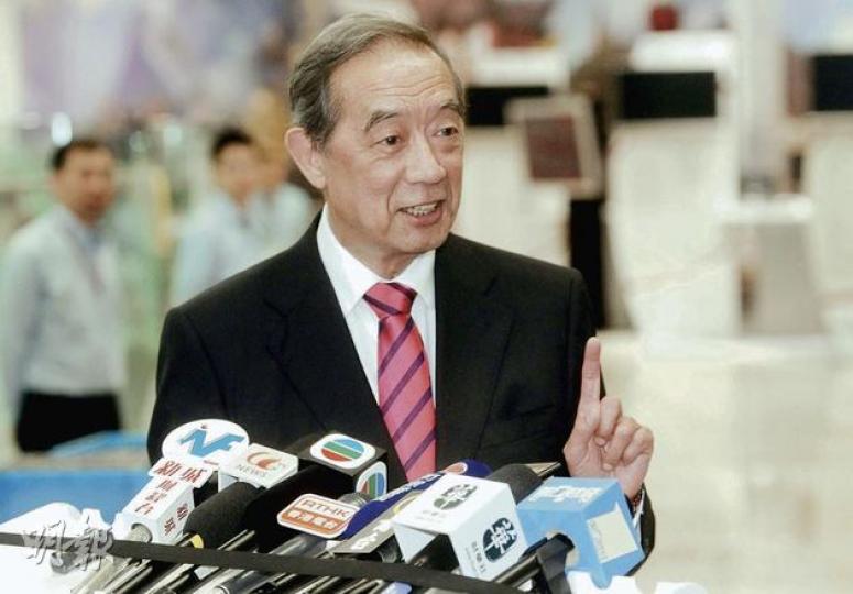 夏佳理卸任港交所主席,不忘稱讚現任行政總裁李小加及前行政總裁周文耀為「好老總」。(尹錦恩攝) 夏佳理卸任港交所主席,不忘稱讚現任行政總裁李小加及前行政總裁周文耀為「好老總」。(尹錦恩攝)