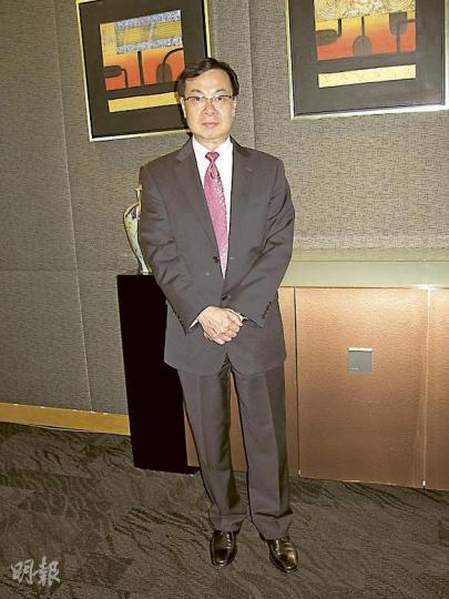 無綫助理總經理區偉林不會學陳志雲做幕前,專心幕後工作。(攝影/記者﹕梁榮達) 無綫助理總經理區偉林不會學陳志雲做幕前,專心幕後工作。(攝影/記者﹕梁榮達)