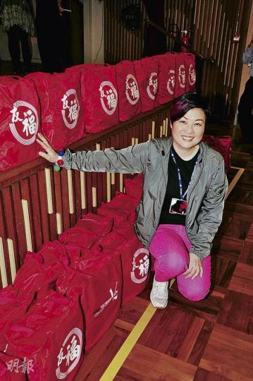 陳淑芬宣布學友演唱會加開5月30日最後一場,歌迷又要為撲飛頭痕了。(攝影:梁迺楠) 陳淑芬宣布學友演唱會加開5月30日最後一場,歌迷又要為撲飛頭痕了。(攝影:梁迺楠)