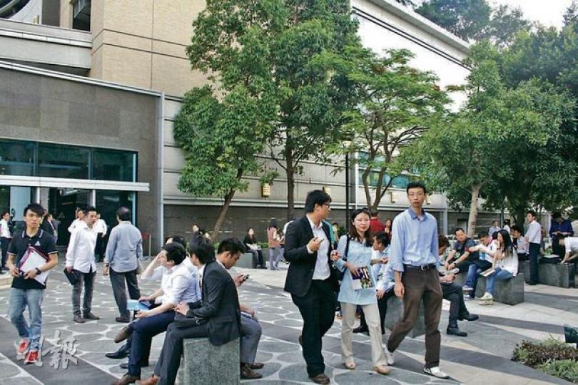 恒隆開放浪澄灣示範單位,連日來睇樓反應不俗。(郭慶輝攝) 恒隆開放浪澄灣示範單位,連日來睇樓反應不俗。(郭慶輝攝)