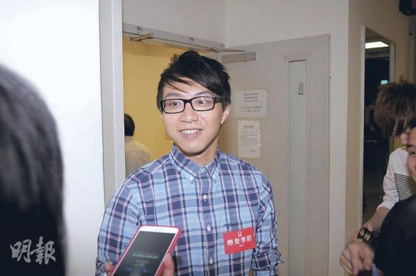 吳業坤自言唔靚仔又冇身材,故未被睇中。(攝影/記者:梁榮達) 羅仲謙沒有拍裸照,故不擔心受事件影響。(攝影/記者:梁榮達) 劉定成非禮男藝人罪成,還押候判,他昨早出庭前還輕鬆接受記者訪問。(郭慶輝攝) 吳業坤自言唔靚仔又冇身材,故未被睇中。(攝影/記者:梁榮達) 羅仲謙沒有拍裸照,故不擔心受事件影響。(攝影/記者:梁榮達) 劉定成非禮男藝人罪成,還押候判,他昨早出庭前還輕鬆接受記者訪問。(郭慶輝攝)