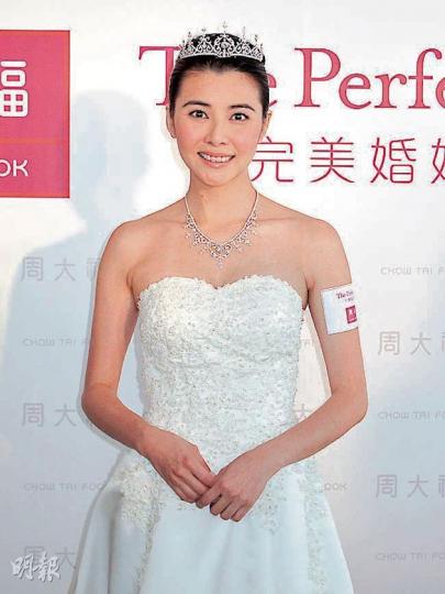 伊健(下圖)表示只送過飾物給女友蒙嘉慧,未曾送過鑽石。(攝影/記者﹕葉靜文) 伊健(下圖)表示只送過飾物給女友蒙嘉慧,未曾送過鑽石。(攝影/記者﹕葉靜文)