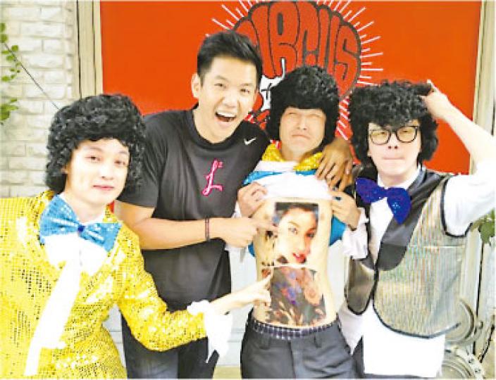 Circus再次整蠱黑人(左二),成功令老闆翻面黑面。(攝影﹕娛樂組) Circus再次整蠱黑人(左二),成功令老闆翻面黑面。(攝影﹕娛樂組)
