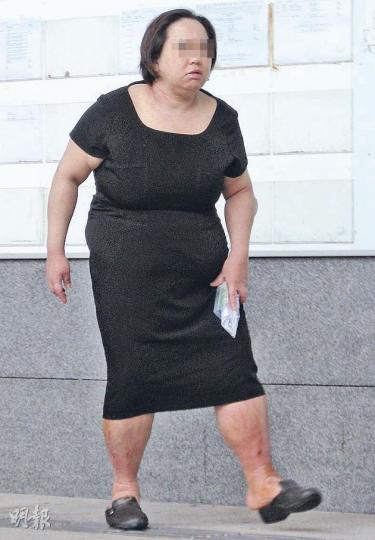 女被告稱不懂教女,因為女兒十分活躍,但女兒一被咬便會靜下來,故她一直用此方式「止咳」。(余卓善攝) 女被告稱不懂教女,因為女兒十分活躍,但女兒一被咬便會靜下來,故她一直用此方式「止咳」。(余卓善攝)
