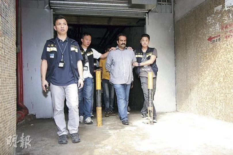 入境處特遣隊過去一星期在全港採取反黑工行動，拘捕71名黑工及11名僱主。（衛永康攝）