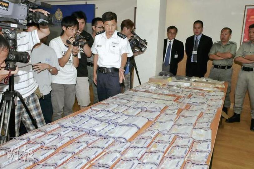 八鄉警方花兩周埋伏部署，前日拘捕一名肆虐區內的村屋賊，起回約100件總值20多萬元的賊贓。（林錫禮攝）（明報製圖）
