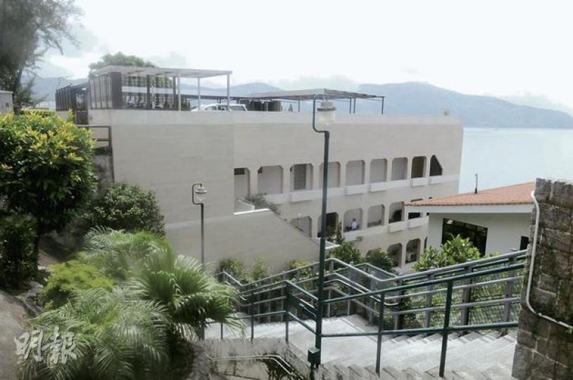 立法會議員林健鋒名下的赤柱大潭道豪宅，遭賊人入屋爆竊，但賊人大肆搜掠後離奇地沒有劫走財物。 （蔡方山攝）