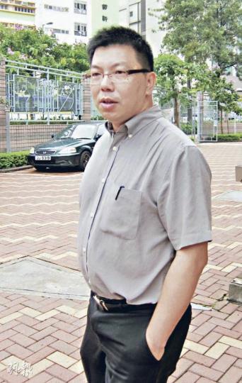 踏單車上班的李廷傑逆線行駛，單車手把碰跌老婦，傷者事後不治。李昨日認罪後被判囚4月。被告獲僱主保證，出獄後獲續聘保住飯碗。（林綺琪攝）