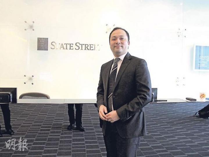 黃嘉權就表示，下半年投資時要着重公司基本因素，包括公司業績、基本現金流情况等，他特別看好工業及非必需消費品股。（葉浩霖攝）
