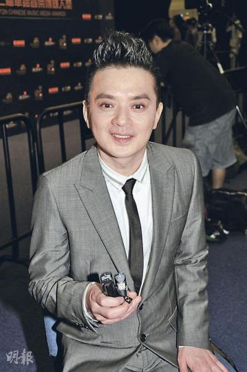 黃耀明昨日參加遊行,以行動支持香港。(攝影:鍾偉茵) 黃耀明昨日參加遊行,以行動支持香港。(攝影:鍾偉茵)