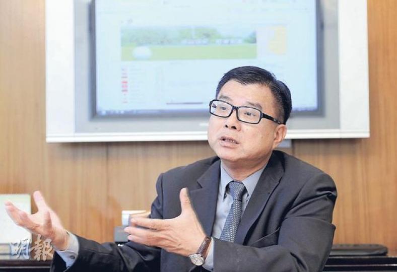 簡炳權認為,香港樓價難大跌,也難大升,銀行提供長年期按揭可幫助市民及早「上車」。(尹錦恩攝) 簡炳權認為,香港樓價難大跌,也難大升,銀行提供長年期按揭可幫助市民及早「上車」。(尹錦恩攝)