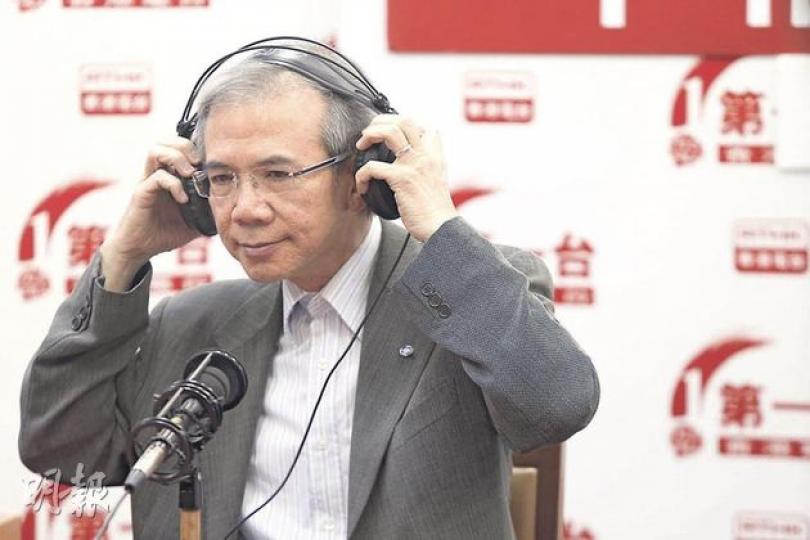 新任行政會議召集人林煥光在電台訪問中表示,珍惜平機會工作,若主流聲音反對他兼任兩職,他寧辭任行會職務。(李澤彤攝) 新任行政會議召集人林煥光在電台訪問中表示,珍惜平機會工作,若主流聲音反對他兼任兩職,他寧辭任行會職務。(李澤彤攝)